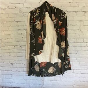 𝅺dress Barn | floral shrug | OZ